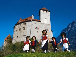 Burg Gutenberg.jpg